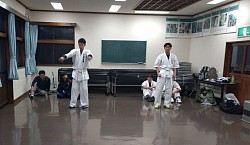 ２０２４年稽古納めでの型稽古風景